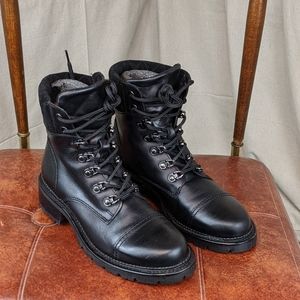 Frye Samantha hiker 7.5
